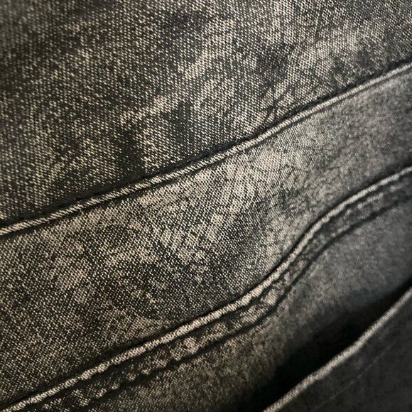 ONE 5 ONE Lace Imprint Design Jeans Tapered Leg Stretchy Sz 12 - Picture 7 of 7